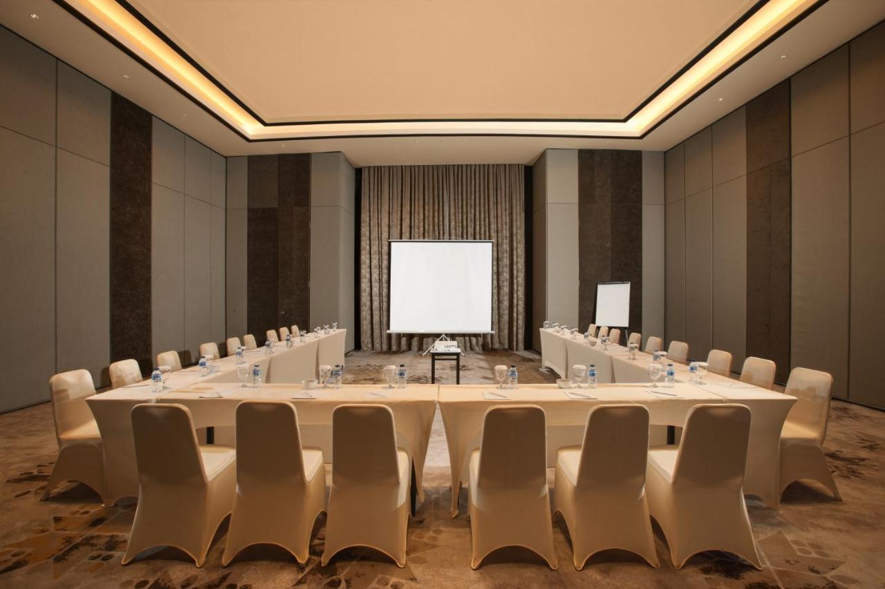 Hotel Santika Premiere Bandara Palembang Exterior foto
